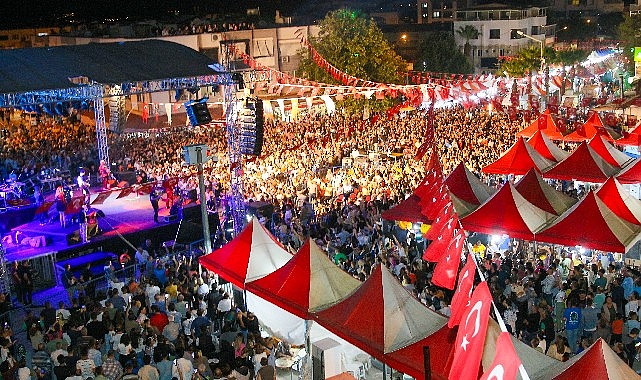 Kınık Belediyesi Hasat Festivali’ni Büyük Bir Coşkuyla Bitirdi