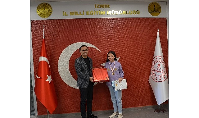 Dünya Şampiyonumuz Zümra Evren İl Milli Eğitim Müdürü Dr. Ömer Yahşi’yi Ziyaret Etti